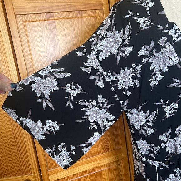 Spiritual Gangster OS Maya Black Floral Long Kimono One Size Casual - Picture 7 of 13